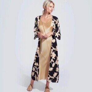 Maison Du Soir Selena Black Floral Kimono  S/M NWOT